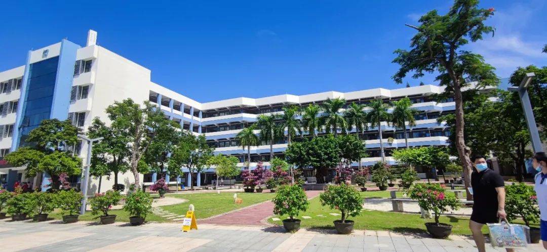 深圳市蛇口育才教育集团育才中学