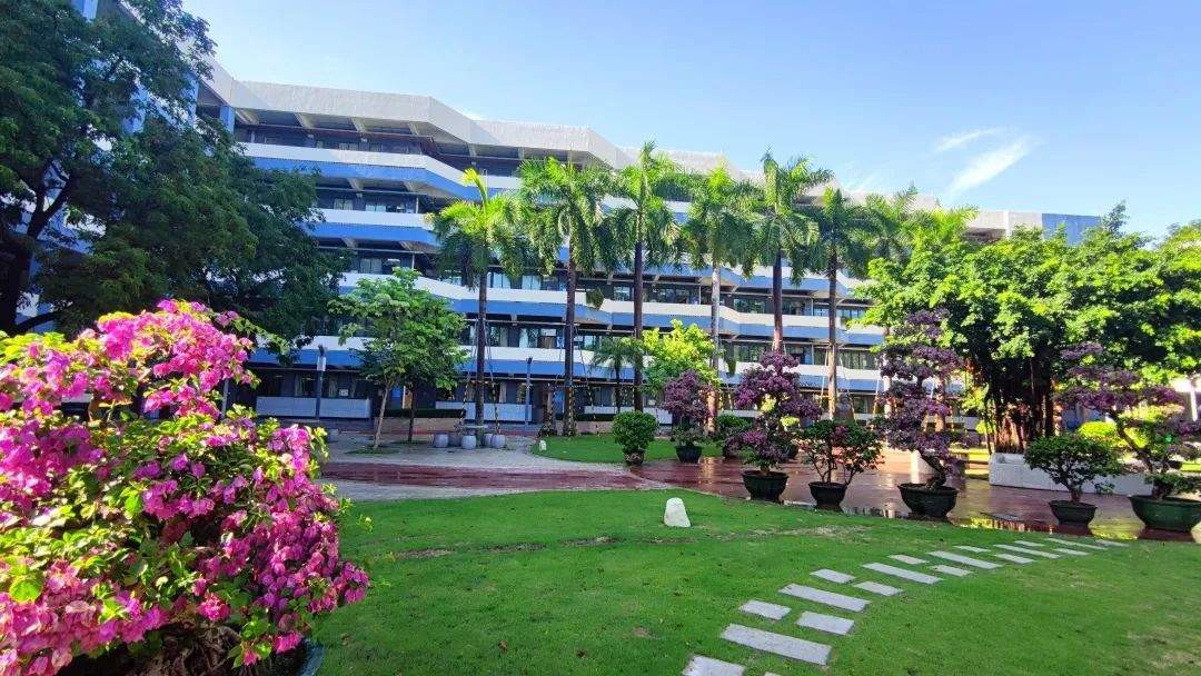 深圳市蛇口育才教育集团育才中学