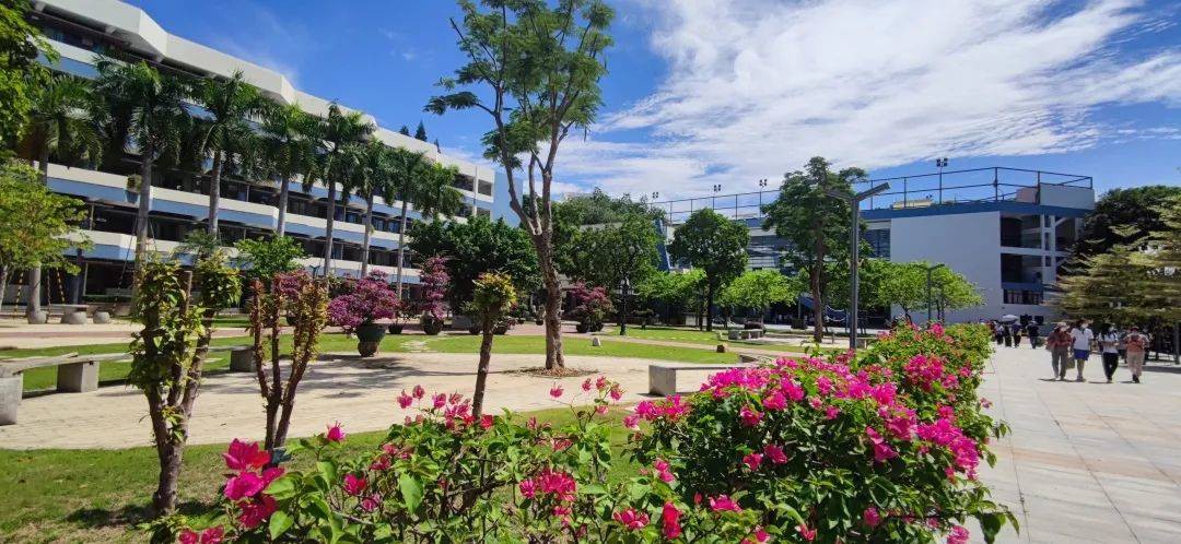 深圳市蛇口育才教育集团育才中学