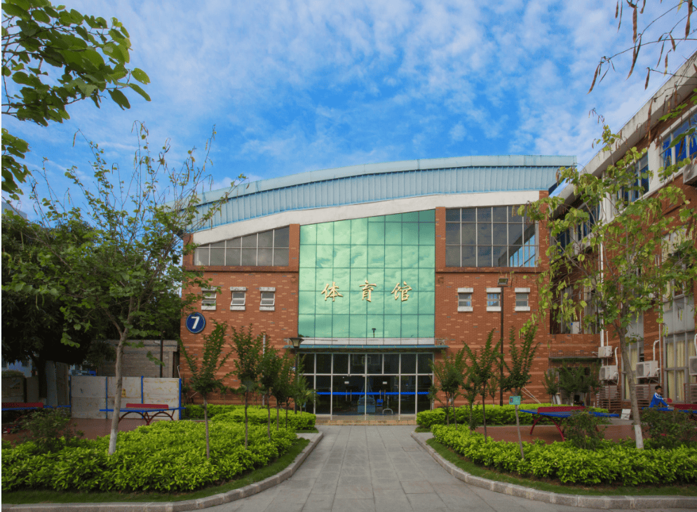 平湖外国语学校