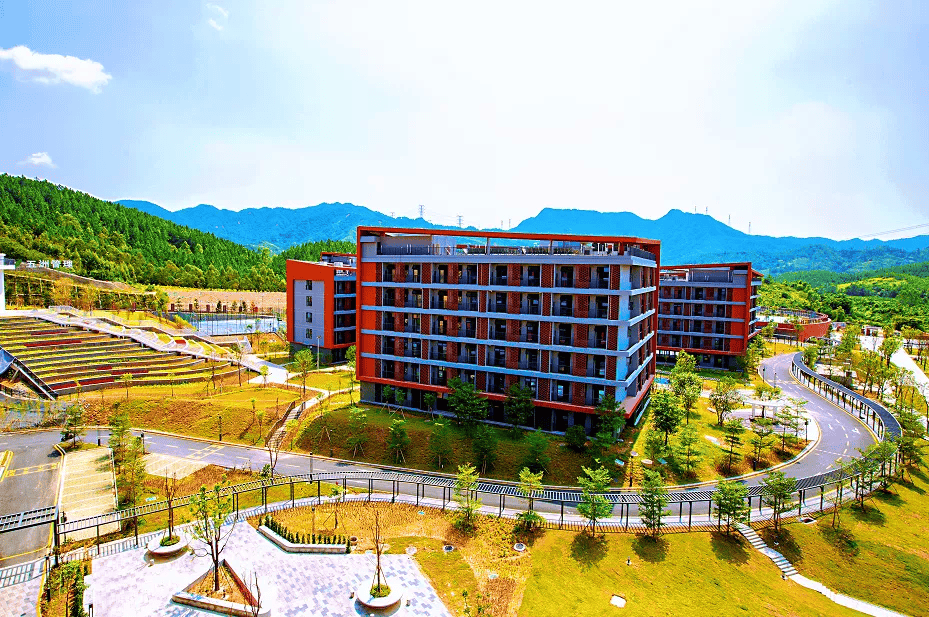 深圳市第二高级中学深汕实验学校