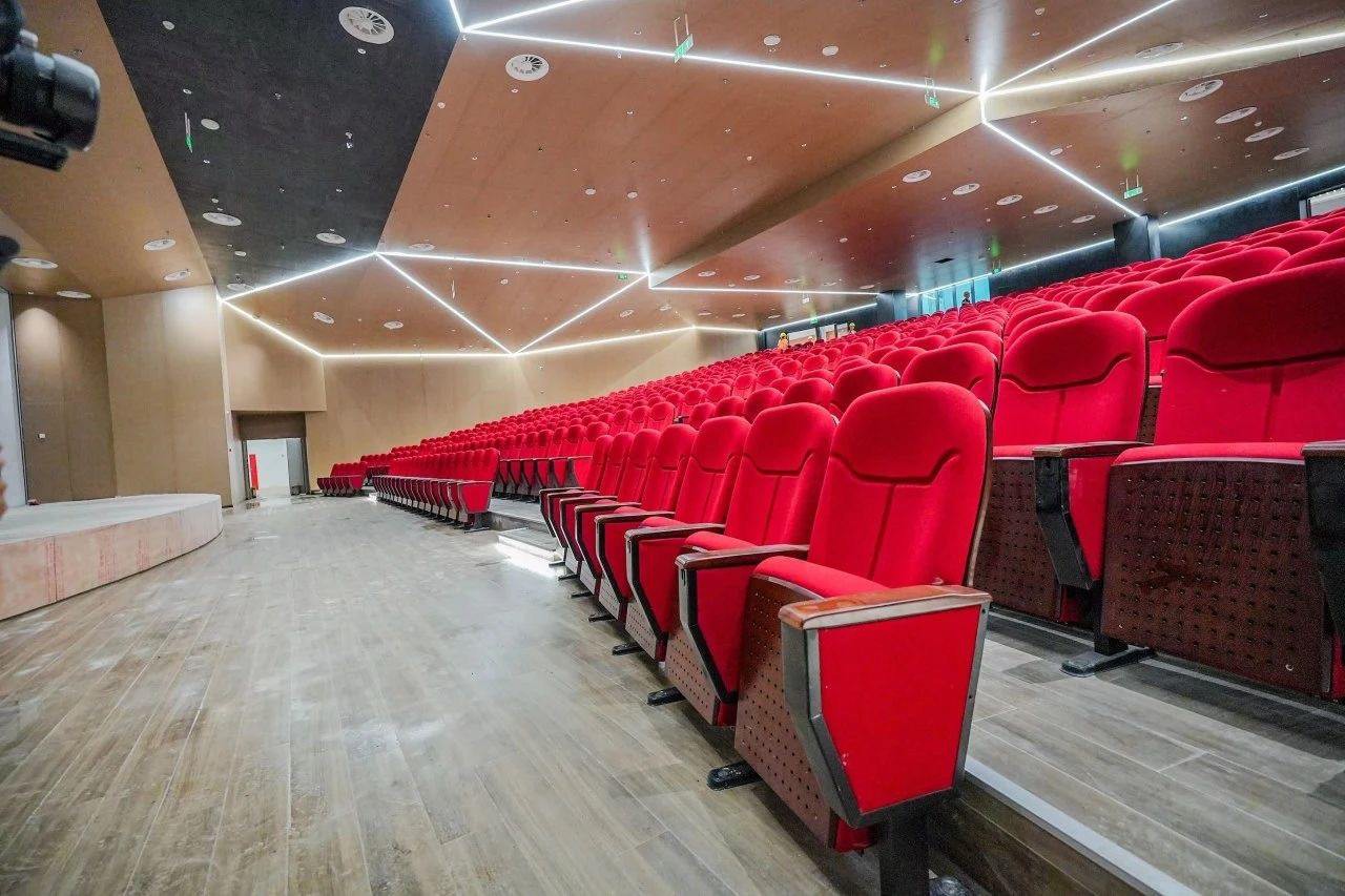 深圳市龙华外国语高级中学