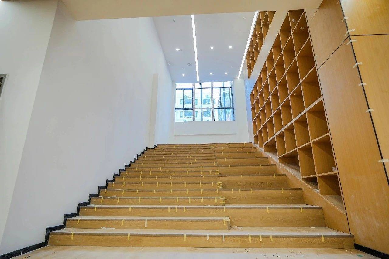 深圳市龙华外国语高级中学