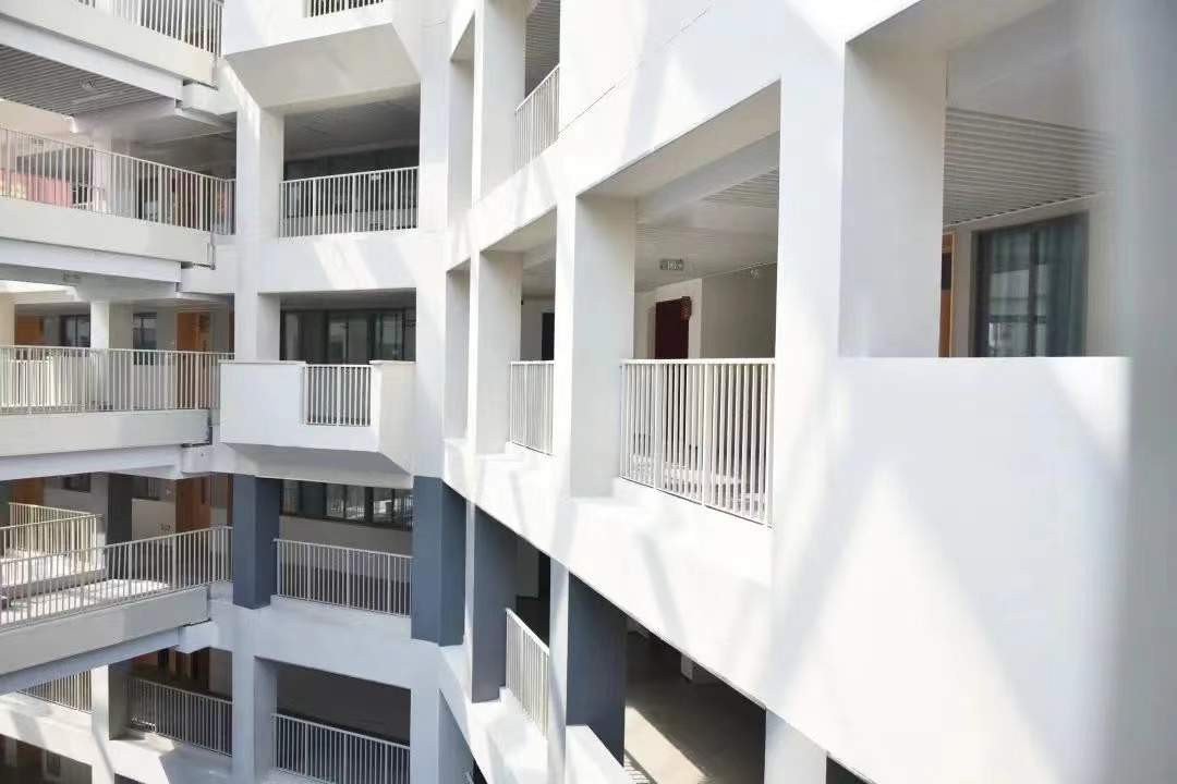 深圳市龙岗区实验高级中学