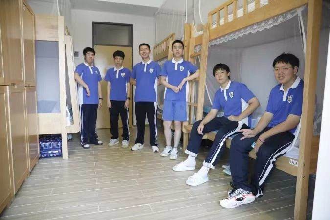 东北师范大学附属中学深圳学校