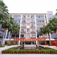 深圳明德实验学校（集团）高级中学（香蜜校区）校园环境