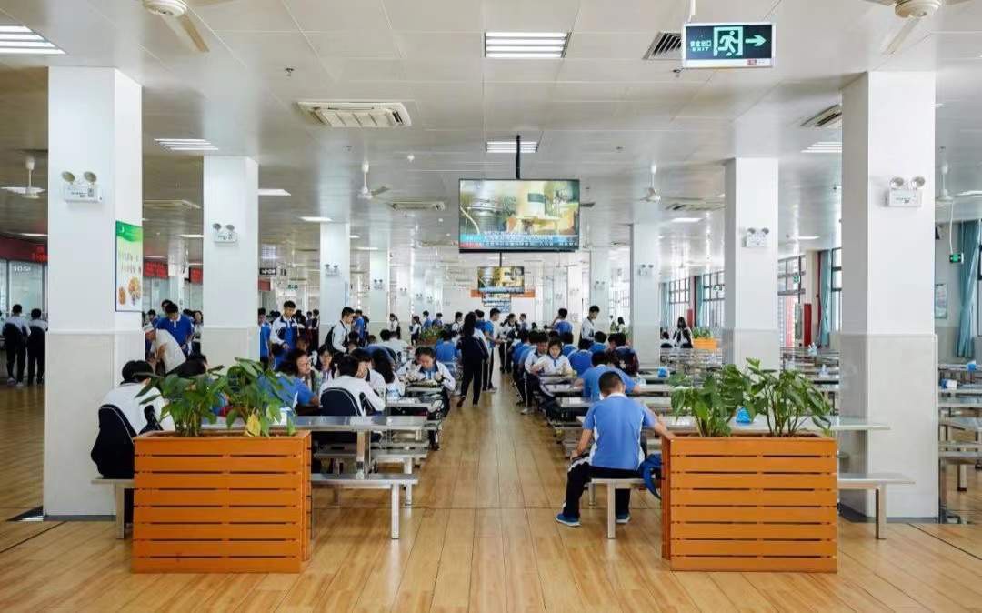 深圳外国语学校龙华高中部