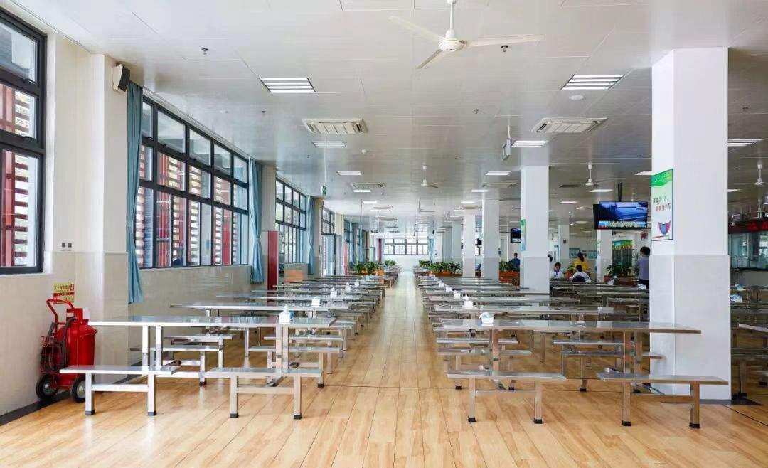 深圳外国语学校龙华高中部