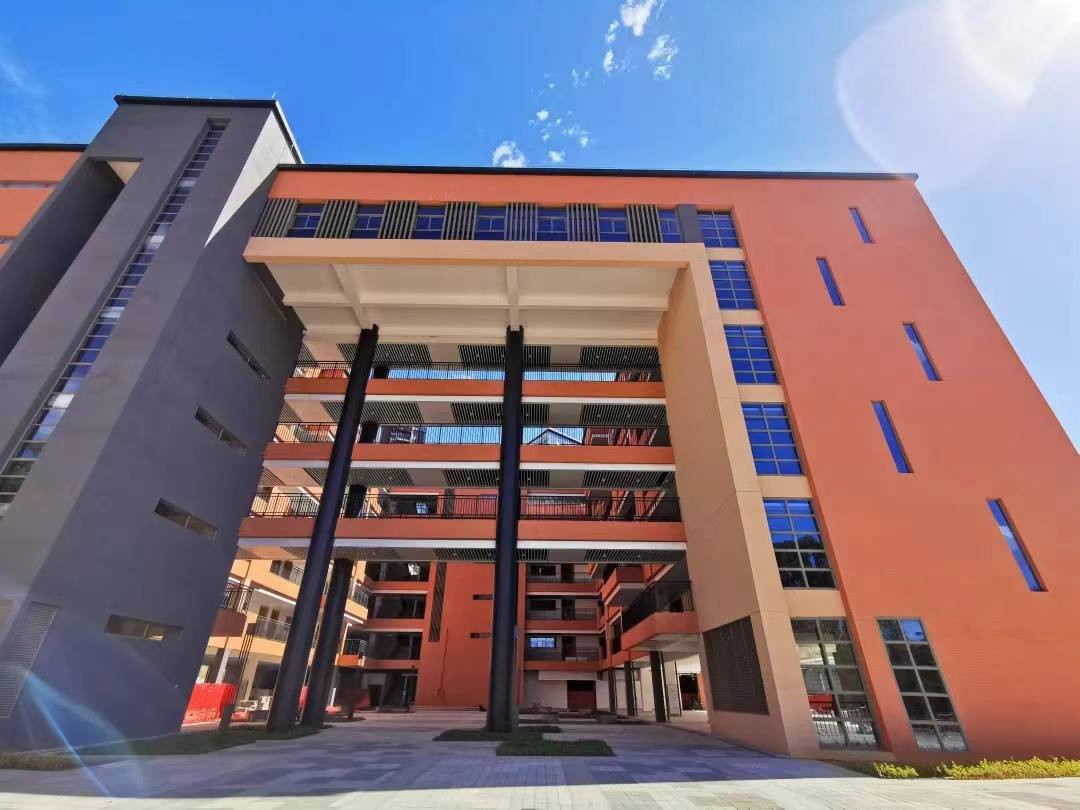 深圳市龙岗区龙城高级中学