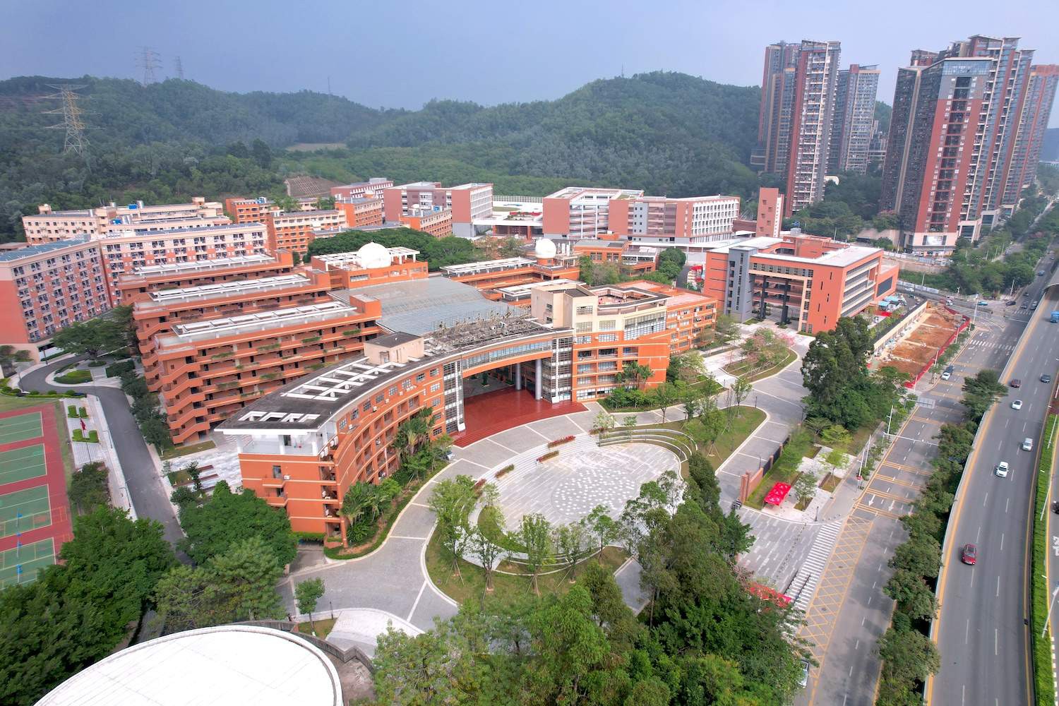 深圳市龙岗区龙城高级中学