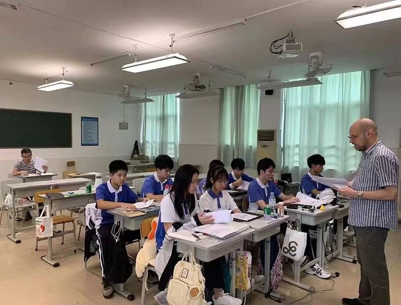 深圳市第三高级中学（国家留学基金委自费出国留学班）