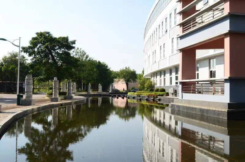 深圳市第三高级中学（国家留学基金委自费出国留学班）