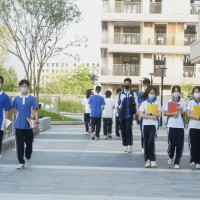 深圳市聚龙科学中学校园环境