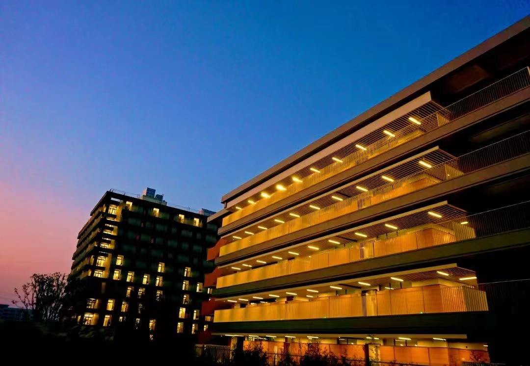 深圳市聚龙科学中学