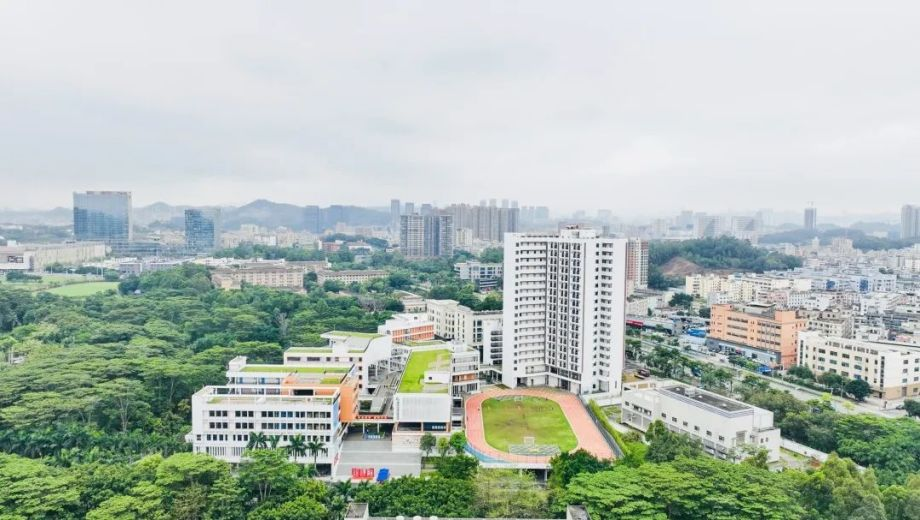 深圳市龙华职业技术学校（工业机器人技术应用）